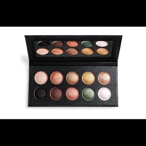 Makeup Revolution Pro Eyeshadow Palette